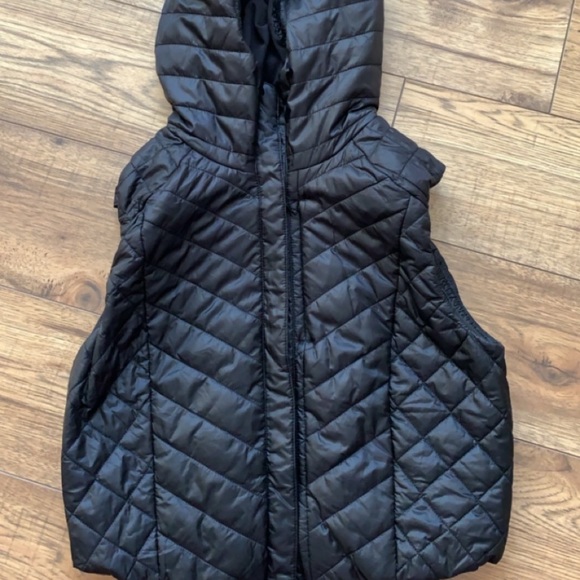 Lululemon Cropped Vest - Picture 1 of 3